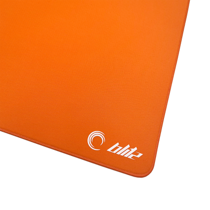 Close up image of the LA ONDA Blitz mouse pad and logo in the colour orange.